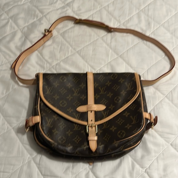 Louis Vuitton Signature Saumur 35 Saddle Shoulder Bag Pristine Crossbody - Picture 1 of 13
